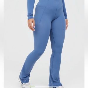 OFFLINE By Aerie Real Me Xtra Hold Up! Pocket Bootcut Legging